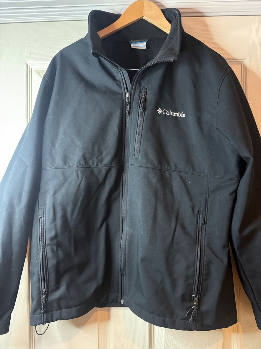 Columbia Black Lightweight Softshell Jacket